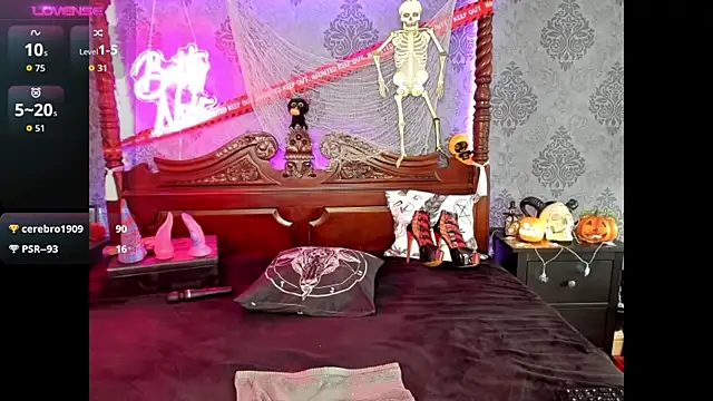 Snapshot of BettyNoir chatting on 3, 11, 2025 BettyNoir online show from 3, 11, 2025