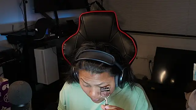 Bubbleliyah online show from 2, 2, 2025