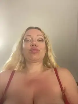 Snapshot of SofiaJoy chatting on 11, 6, 2026 SofiaJoy online show from 11, 6, 2026