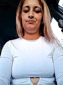 Snapshot of Alina03210 chatting on 9, 3, 2025 Alina03210 online show from 9, 3, 2025