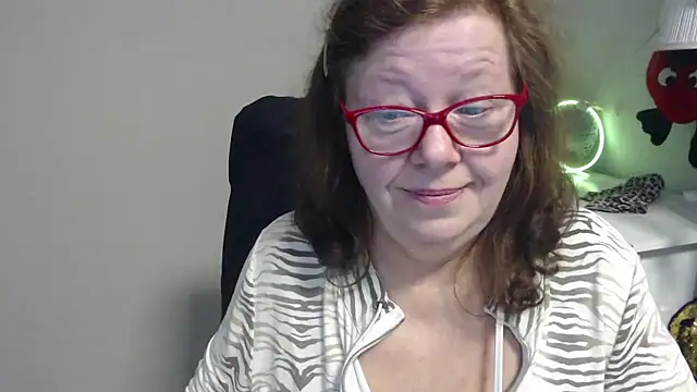 Adelewildx online show from 18, 3, 2025