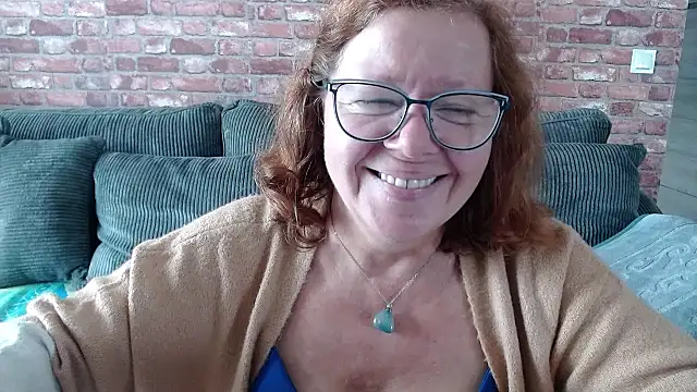 Adelewildx online show from 13, 9, 2025