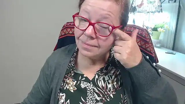 Adelewildx online show from 16, 10, 2025