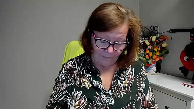 Snapshot of Adelewildx chatting on 8, 7, 2026 Adelewildx online show from 8, 7, 2026