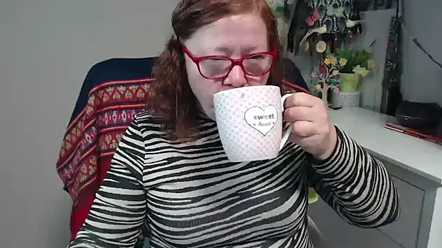 Adelewildx online show from 2, 12, 2025