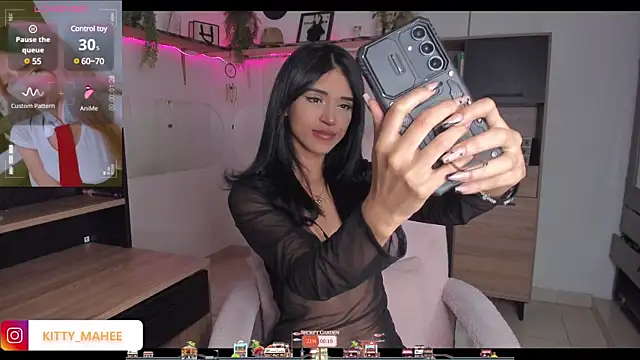 Snapshot of YourKatt chatting on 8, 3, 2025 YourKatt online show from 8, 3, 2025