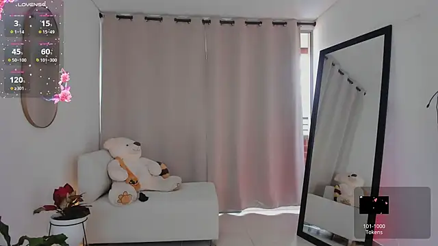 Snapshot of roxie_gates_ chatting on 31, 10, 2025 roxie gates online show from 31, 10, 2025