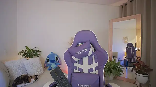 roxie gates  online show from 29, 3, 2026