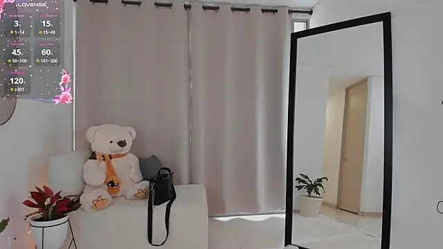 Snapshot of roxie_gates_ chatting on 10, 10, 2025 roxie gates online show from 10, 10, 2025