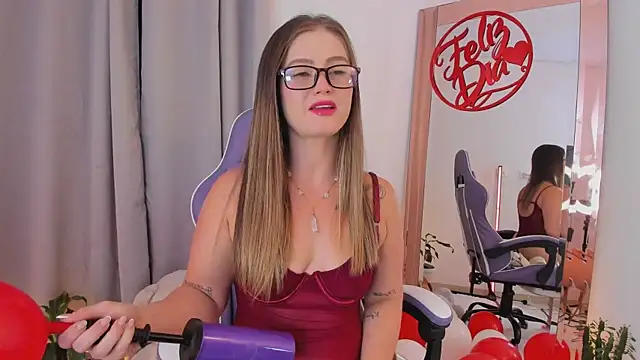 roxie gates  online show from 14, 2, 2026