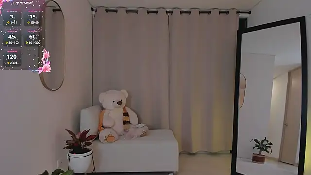 Snapshot of roxie_gates_ chatting on 23, 9, 2025 roxie gates online show from 23, 9, 2025