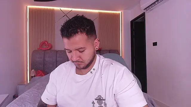 Snapshot of mister_miike chatting on 21, 2, 2026 mister miike online show from 21, 2, 2026