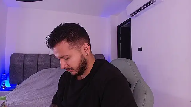 Snapshot of mister_miike chatting on 1, 2, 2026 mister miike online show from 1, 2, 2026