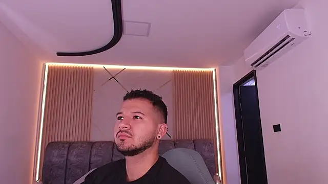 Snapshot of mister_miike chatting on 20, 2, 2026 mister miike online show from 20, 2, 2026