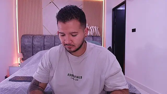 Snapshot of mister_miike chatting on 26, 2, 2026 mister miike online show from 26, 2, 2026