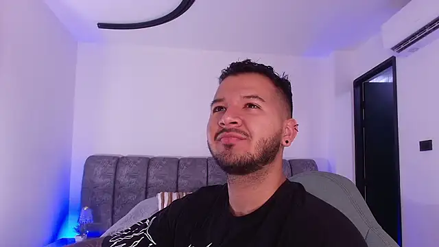 Snapshot of mister_miike chatting on 6, 2, 2026 mister miike online show from 6, 2, 2026