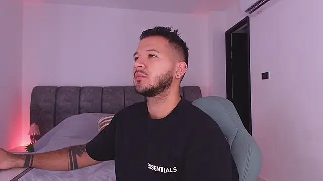 Snapshot of mister_miike chatting on 7, 2, 2026 mister miike online show from 7, 2, 2026