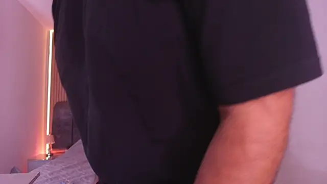 Snapshot of mister_miike chatting on 27, 2, 2026 mister miike online show from 27, 2, 2026