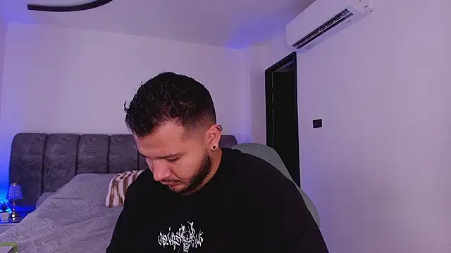 Snapshot of mister_miike chatting on 8, 2, 2026 mister miike online show from 8, 2, 2026