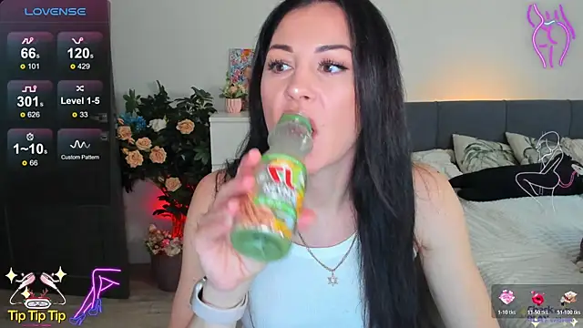 Snapshot of KerryCandy_Girl chatting on 26, 11, 2025 KerryCandy Girl online show from 26, 11, 2025