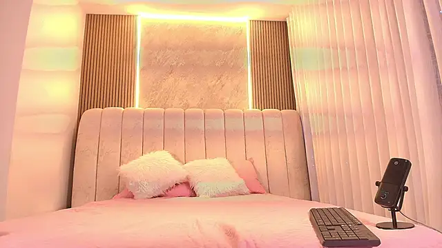 emyli sw  online show from 15, 2, 2026