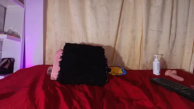 Snapshot of emyli_sw_ chatting on 19, 3, 2025 emyli sw online show from 19, 3, 2025