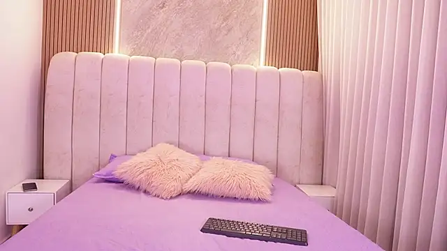 emyli sw  online show from 14, 4, 2026