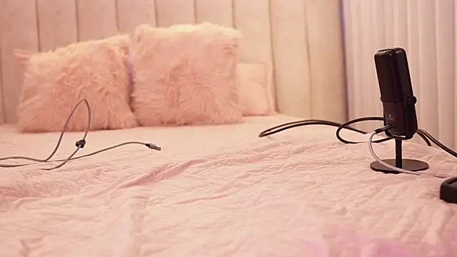 Snapshot of emyli_sw_ chatting on 20, 11, 2025 emyli sw online show from 20, 11, 2025