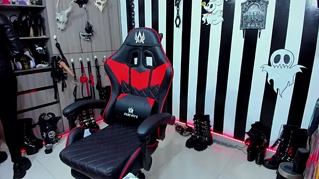 Mistress Yelena online show from 2, 12, 2024