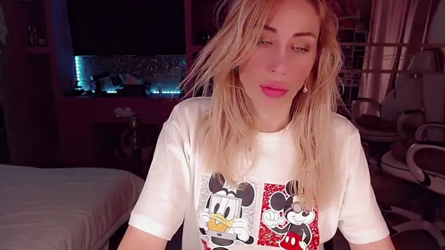 AnnieGOld  online show from 26, 10, 2025