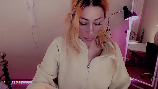 AnnieGOld  online show from 27, 2, 2025