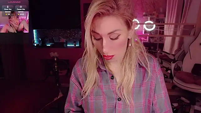 AnnieGOld  online show from 28, 9, 2025