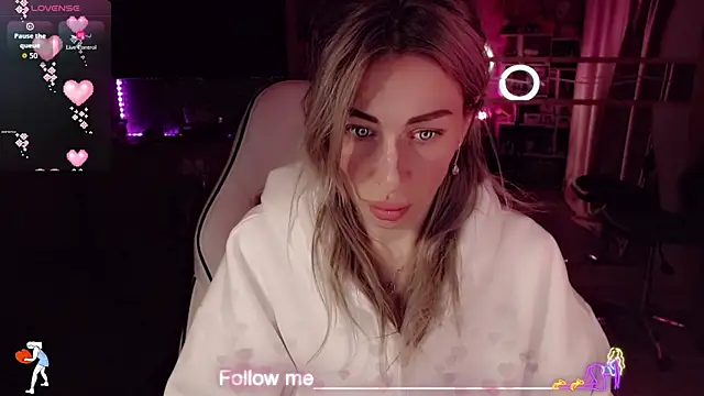 AnnieGOld  online show from 28, 2, 2026