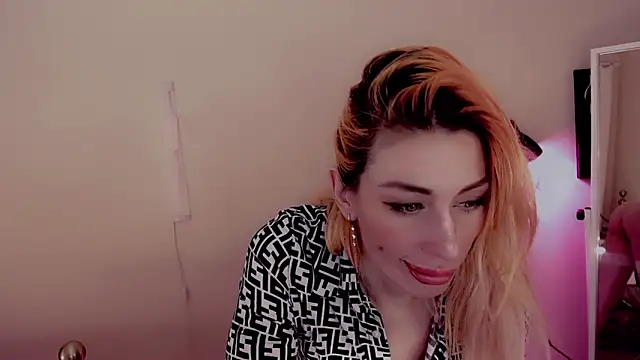 AnnieGOld  online show from 16, 2, 2025