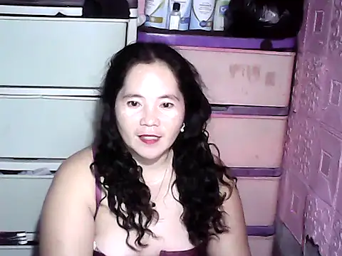 hotpusie 4u online show from 16, 12, 2025