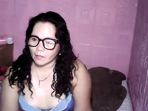 hotpusie 4u online show from 29, 9, 2025