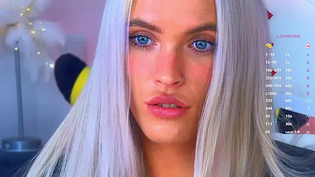 Snapshot of mikkixmeow chatting on 29, 1, 2025 mikkixmeow online show from 29, 1, 2025