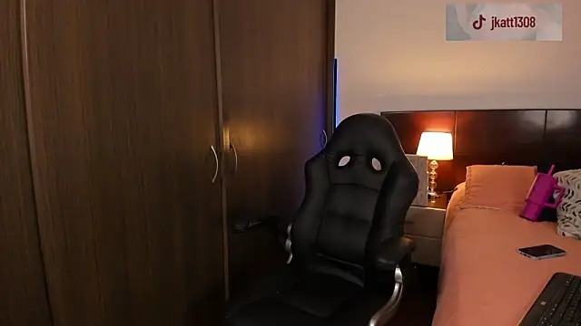 AleJaramillo  online show from 9, 2, 2026