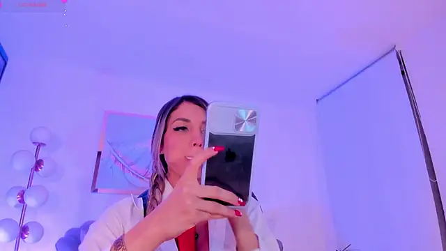 ZoePresleyX online show from 1, 11, 2025