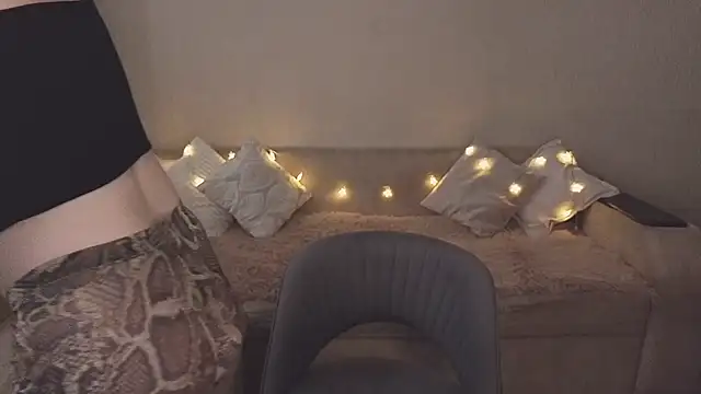 ViolettaLopez online show from 16, 10, 2025