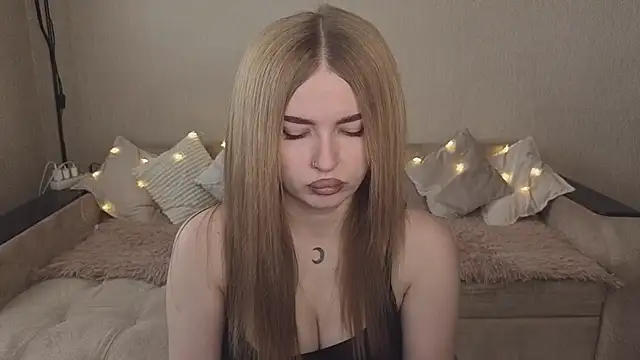 ViolettaLopez online show from 3, 10, 2025