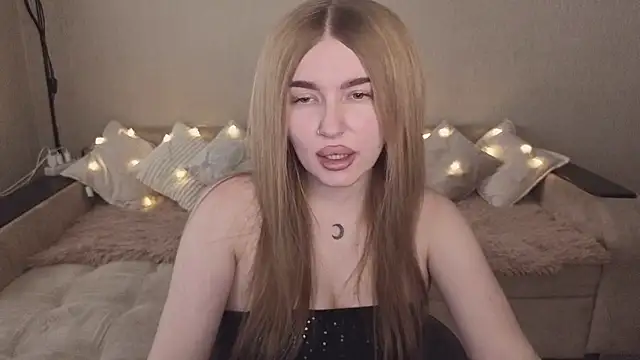 ViolettaLopez online show from 22, 10, 2025