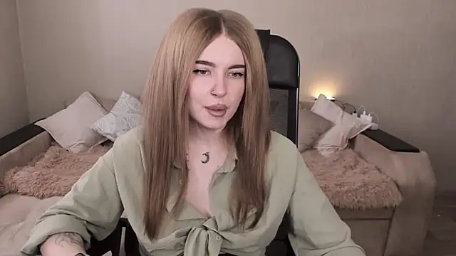 ViolettaLopez online show from 5, 3, 2025