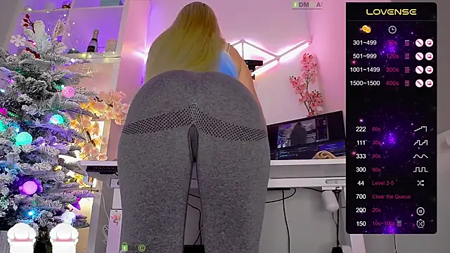 Snapshot of Elena-Marilyn chatting on 30, 11, 2025 Elena-Marilyn online show from 30, 11, 2025