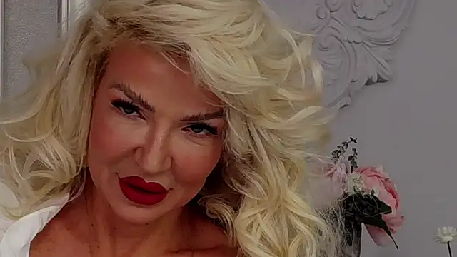 Snapshot of DeidreSwain chatting on 19, 9, 2025 DeidreSwain online show from 19, 9, 2025