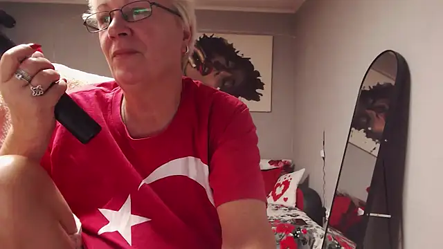 LaylaMilf online show from 17, 11, 2025