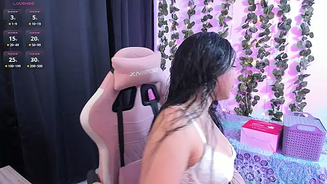 Snapshot of ashley_morgan_18 chatting on 10, 10, 2025 ashley morgan 18 online show from 10, 10, 2025