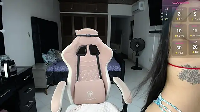 Snapshot of ashley_morgan_18 chatting on 6, 3, 2025 ashley morgan 18 online show from 6, 3, 2025