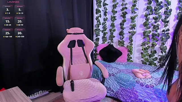 Snapshot of ashley_morgan_18 chatting on 13, 11, 2025 ashley morgan 18 online show from 13, 11, 2025