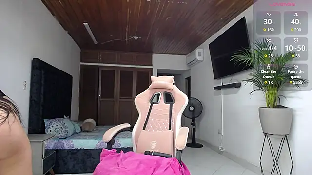 Snapshot of ashley_morgan_18 chatting on 12, 3, 2025 ashley morgan 18 online show from 12, 3, 2025